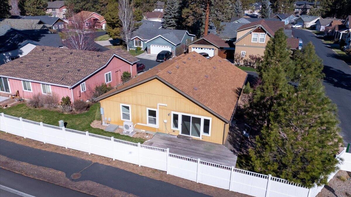 1009 W Yapoah Crater Drive photo 4
