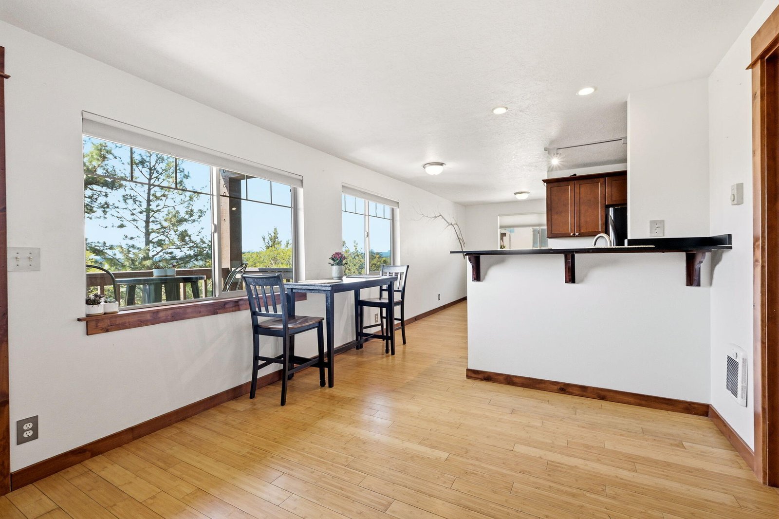 1010 NW Roanoke Avenue, 6 photo 5