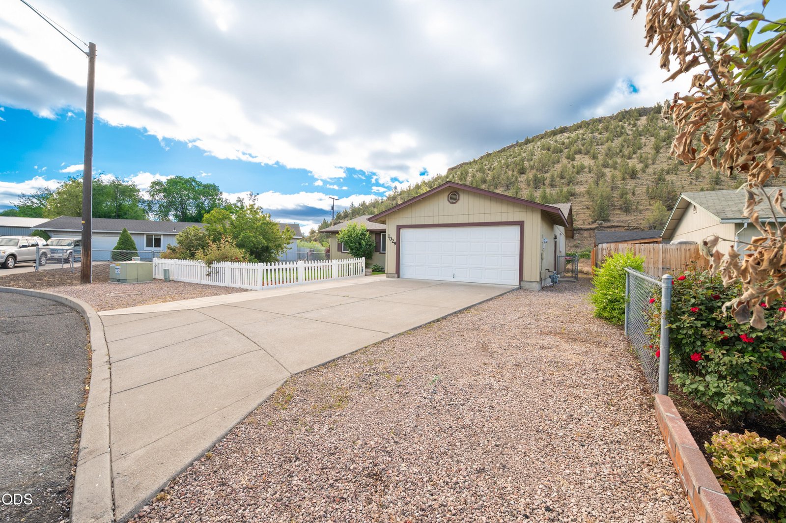 1029 SE Algonquian Loop photo 4