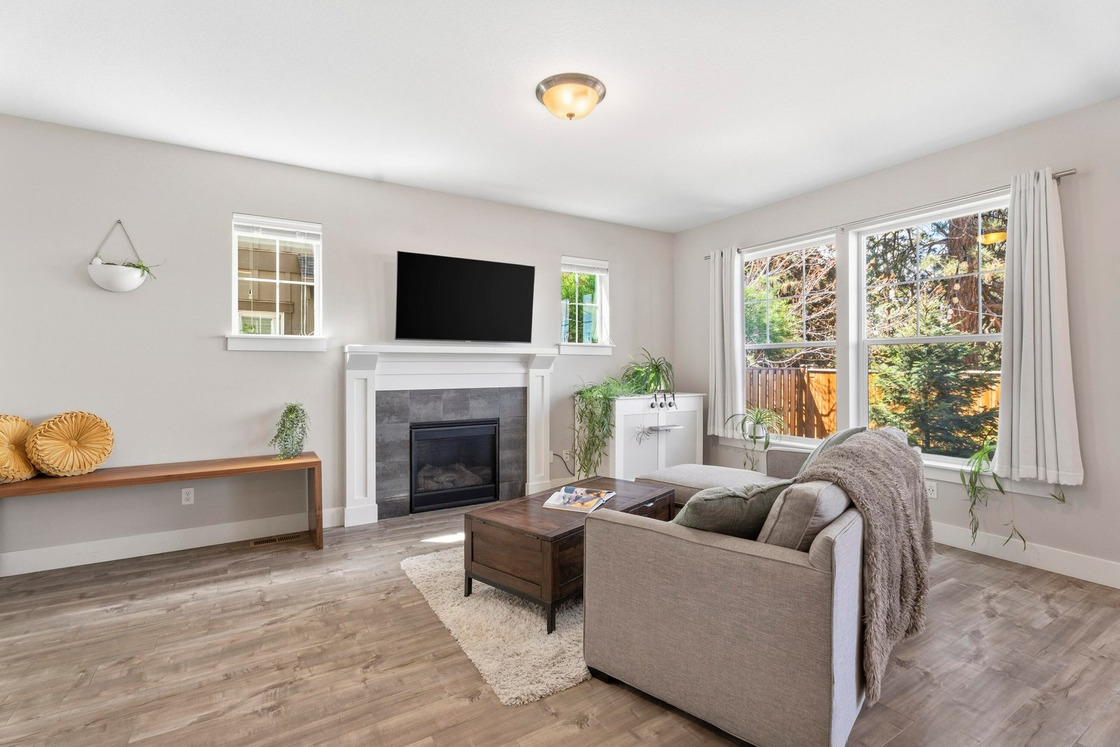 1035 SE Leonel Lane photo 4