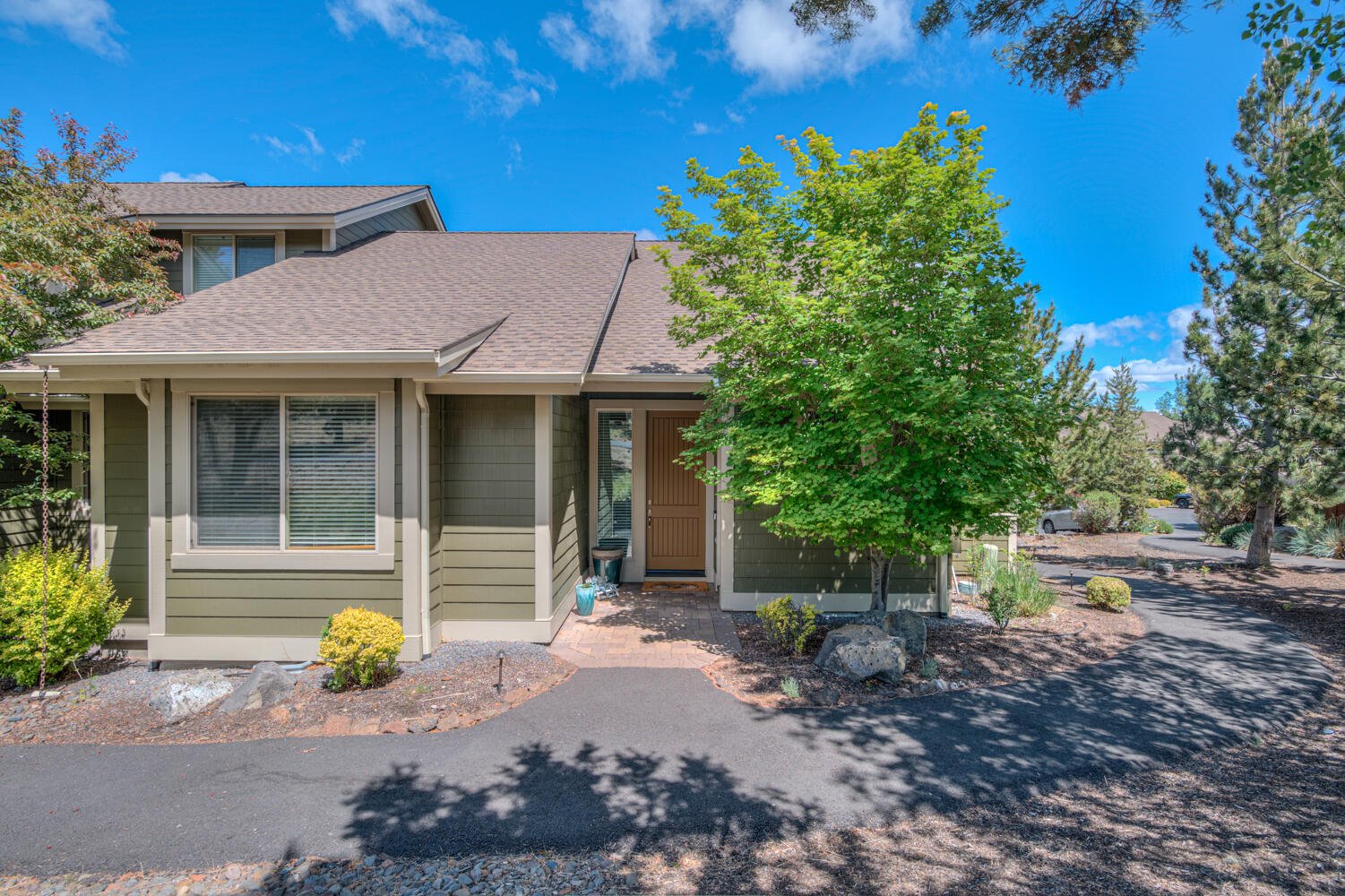 10737 Village Loop — Redmond, OR