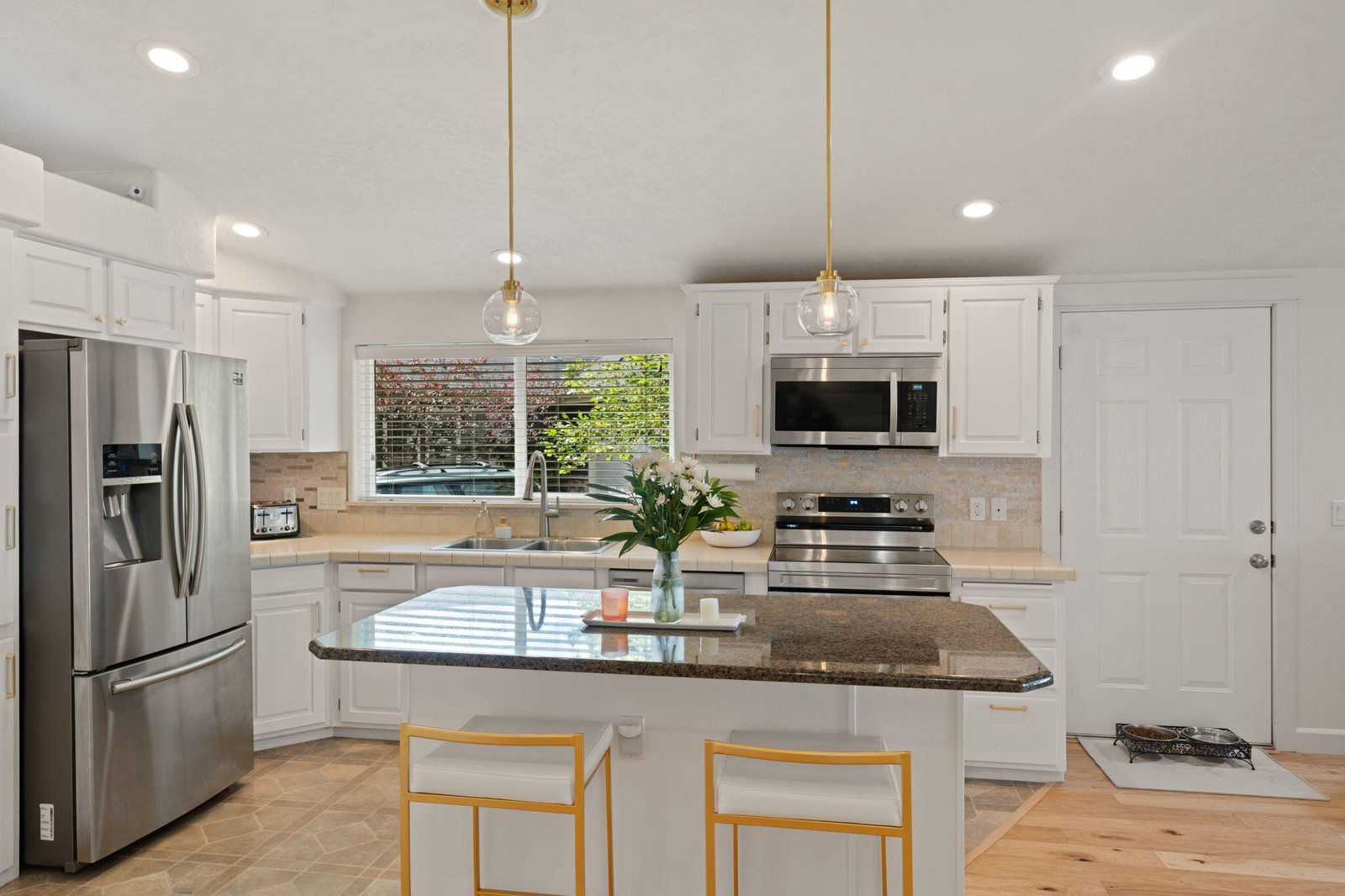 1109 W Yapoah Crater Drive photo 2