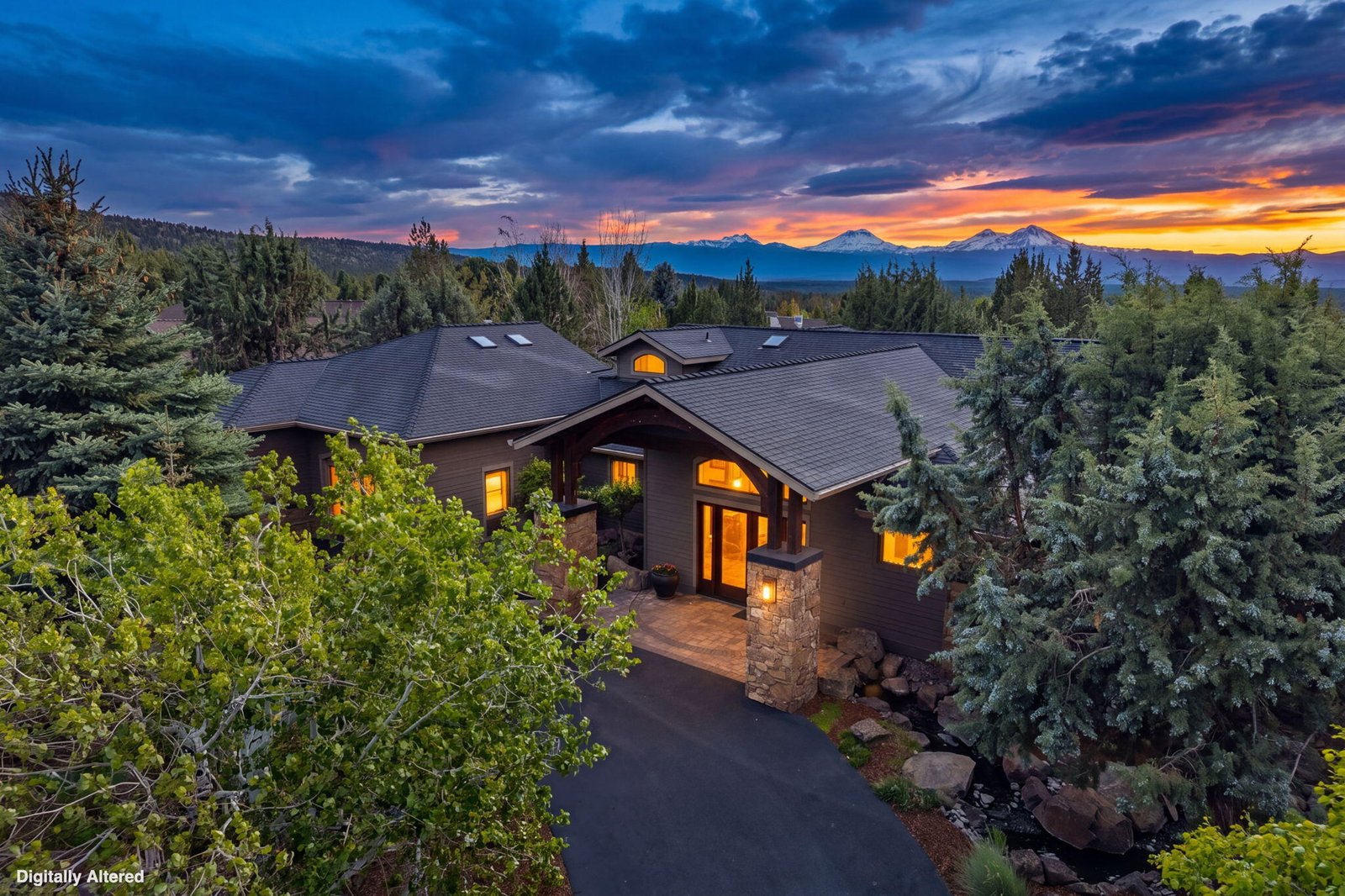 1134 Highland View Loop — Redmond, OR