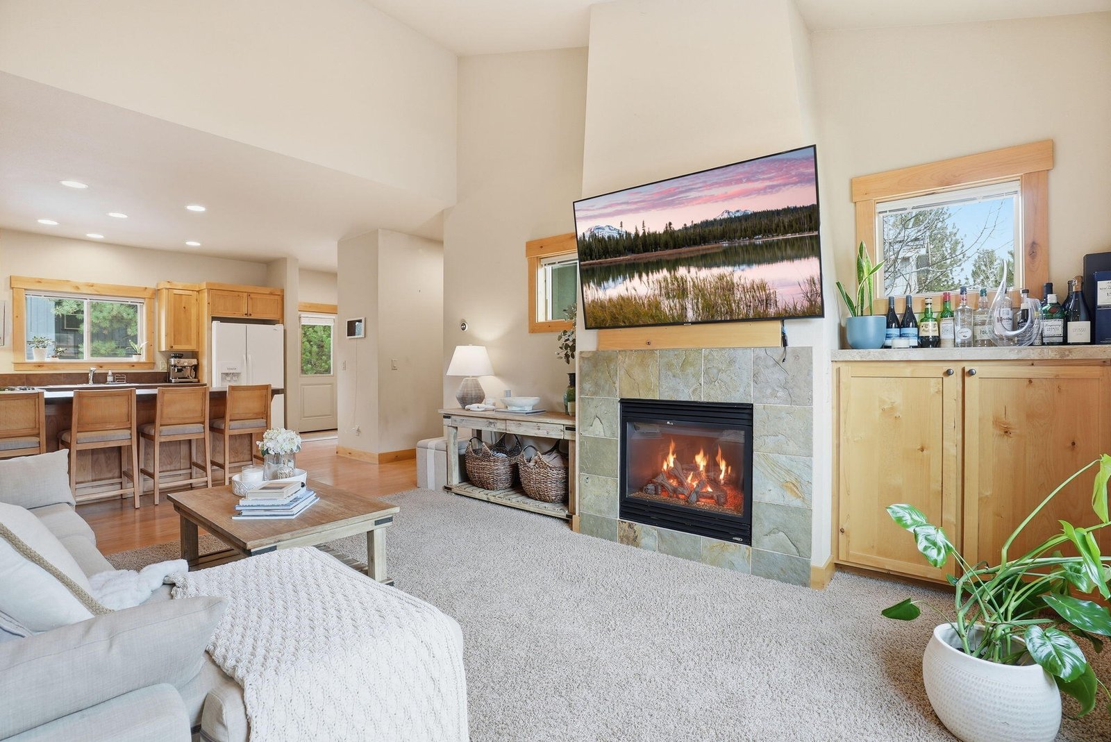 115 NW Mount Washington Drive photo 5