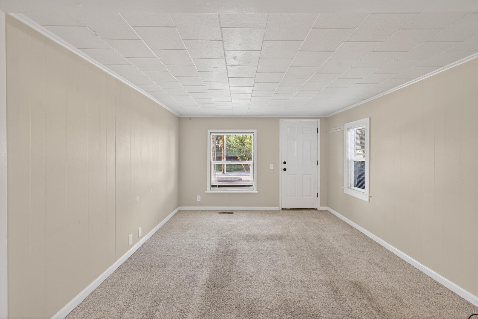 1251 NW Newport Avenue photo 3