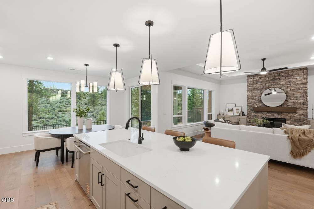 1307 NW Ochoa Drive photo 5