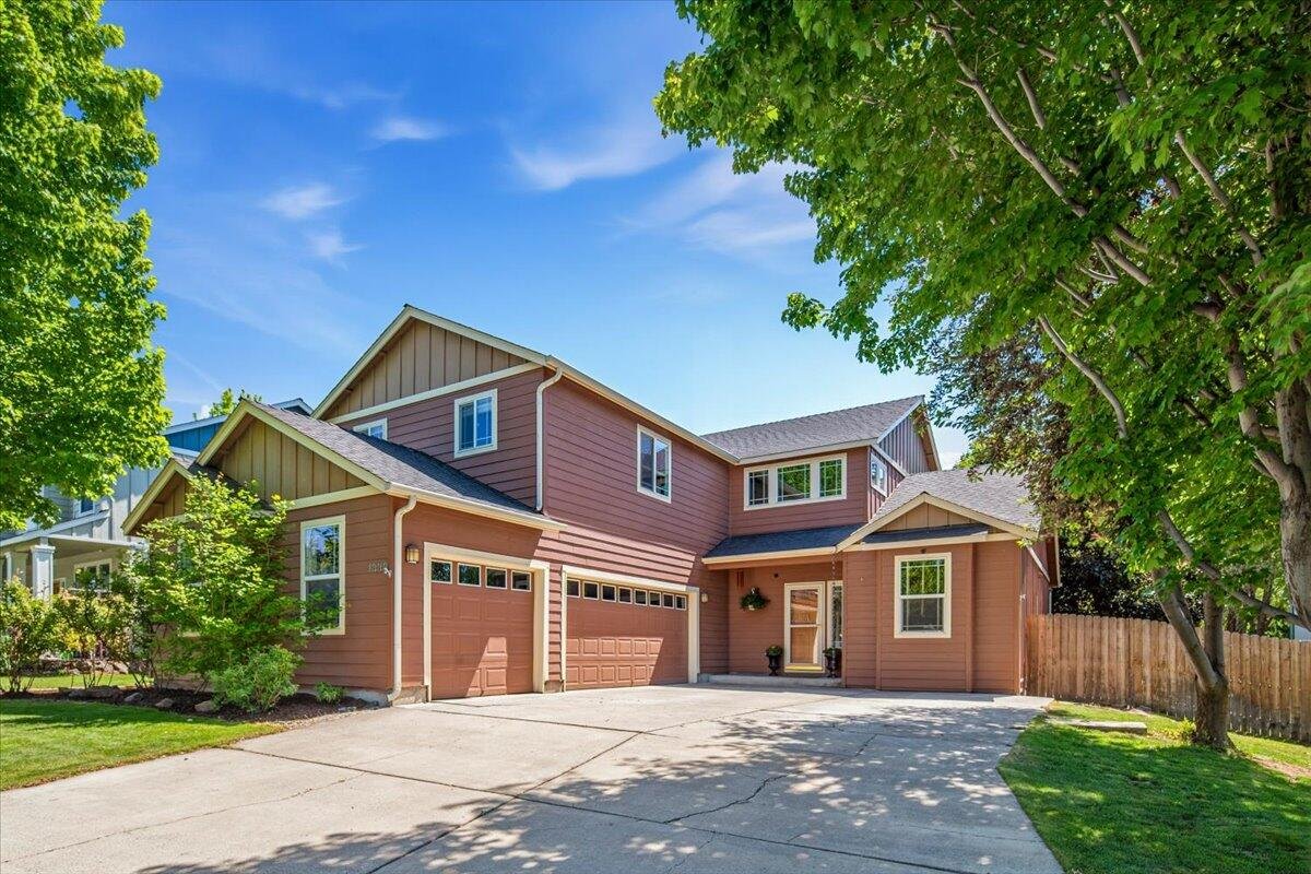 1339 SW Rimrock Way — Redmond, OR