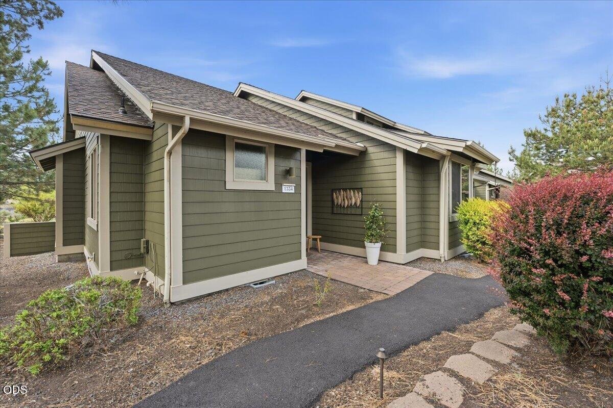 1354 Highland View Loop photo 2