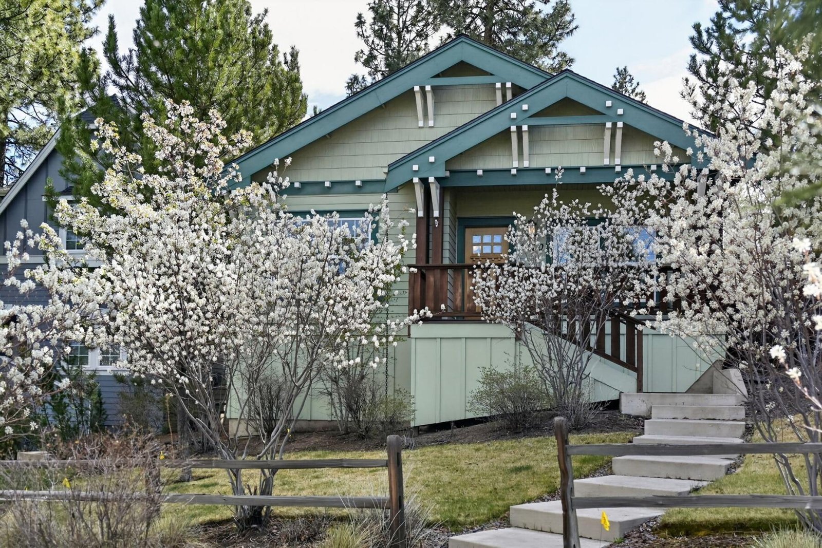1370 NW Mt Washington Drive — Bend, OR