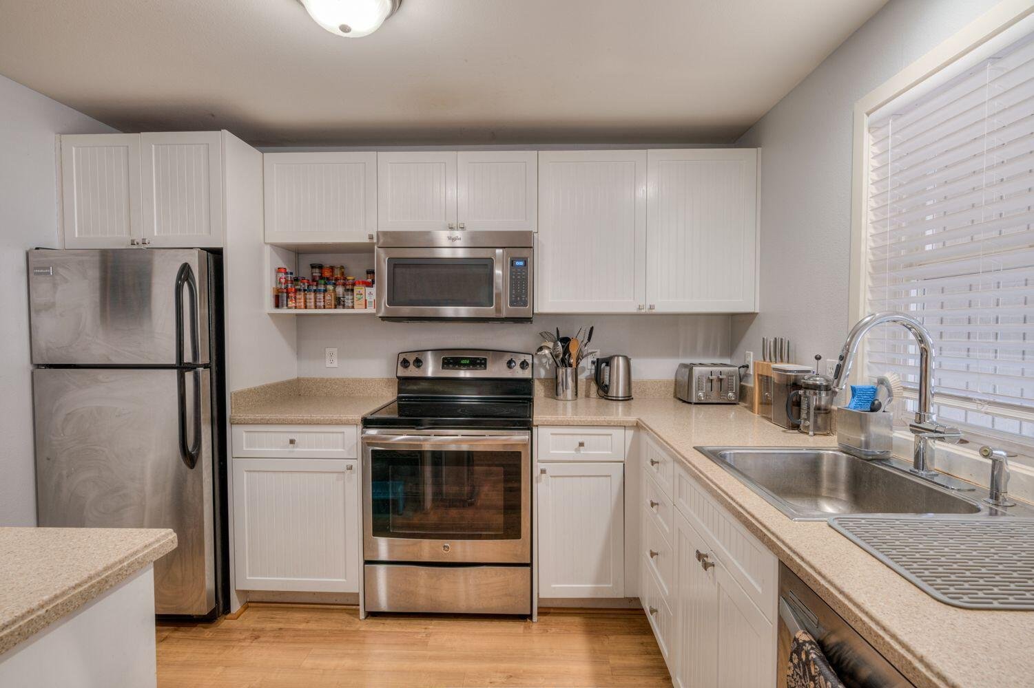1439 NW Juniper Street, 1 photo 3