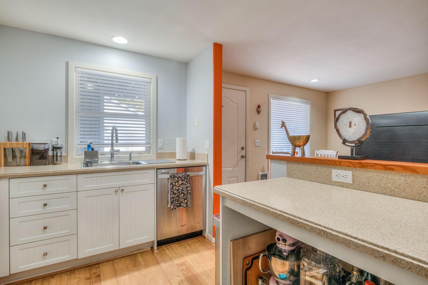 1439 NW Juniper Street, 1 photo 5