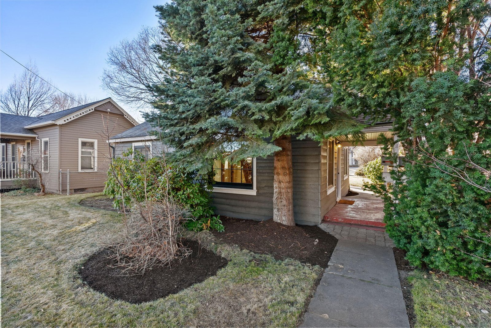 15 NW Franklin Avenue photo 5