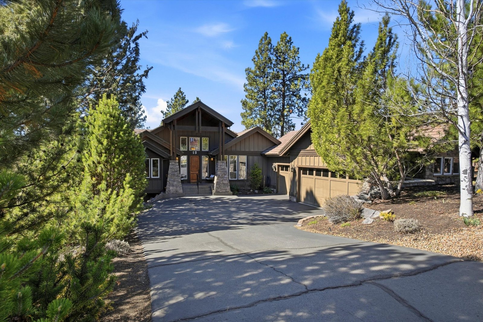 15 SW Quail Butte Place photo 2