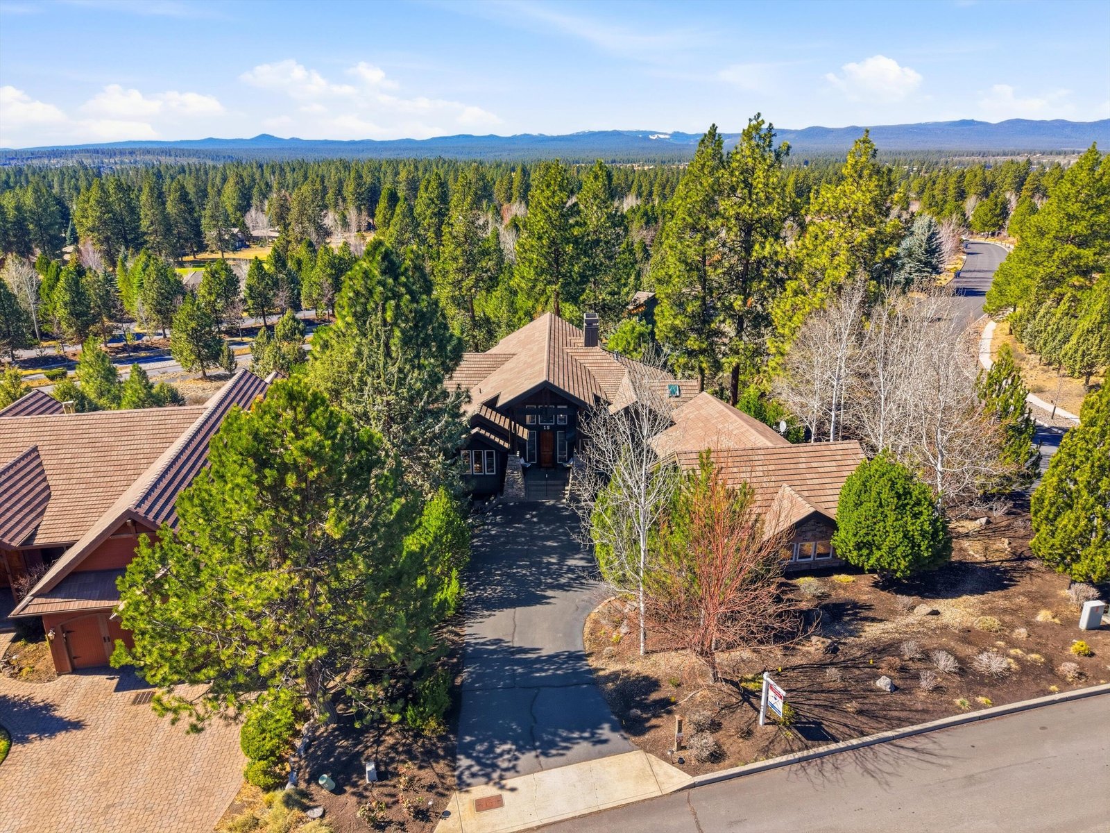 15 SW Quail Butte Place photo 3