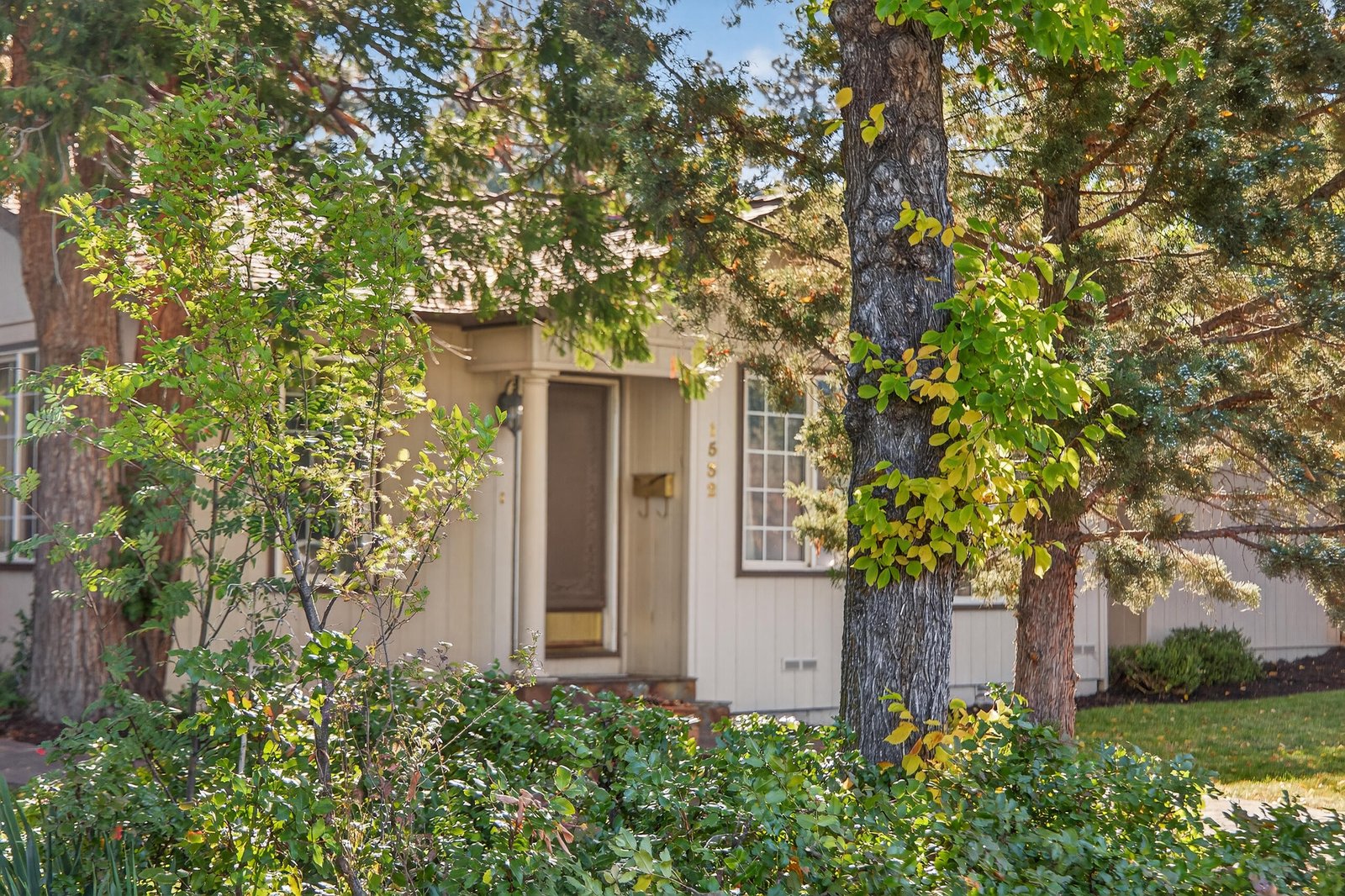 1532 NE 9th Street photo 3