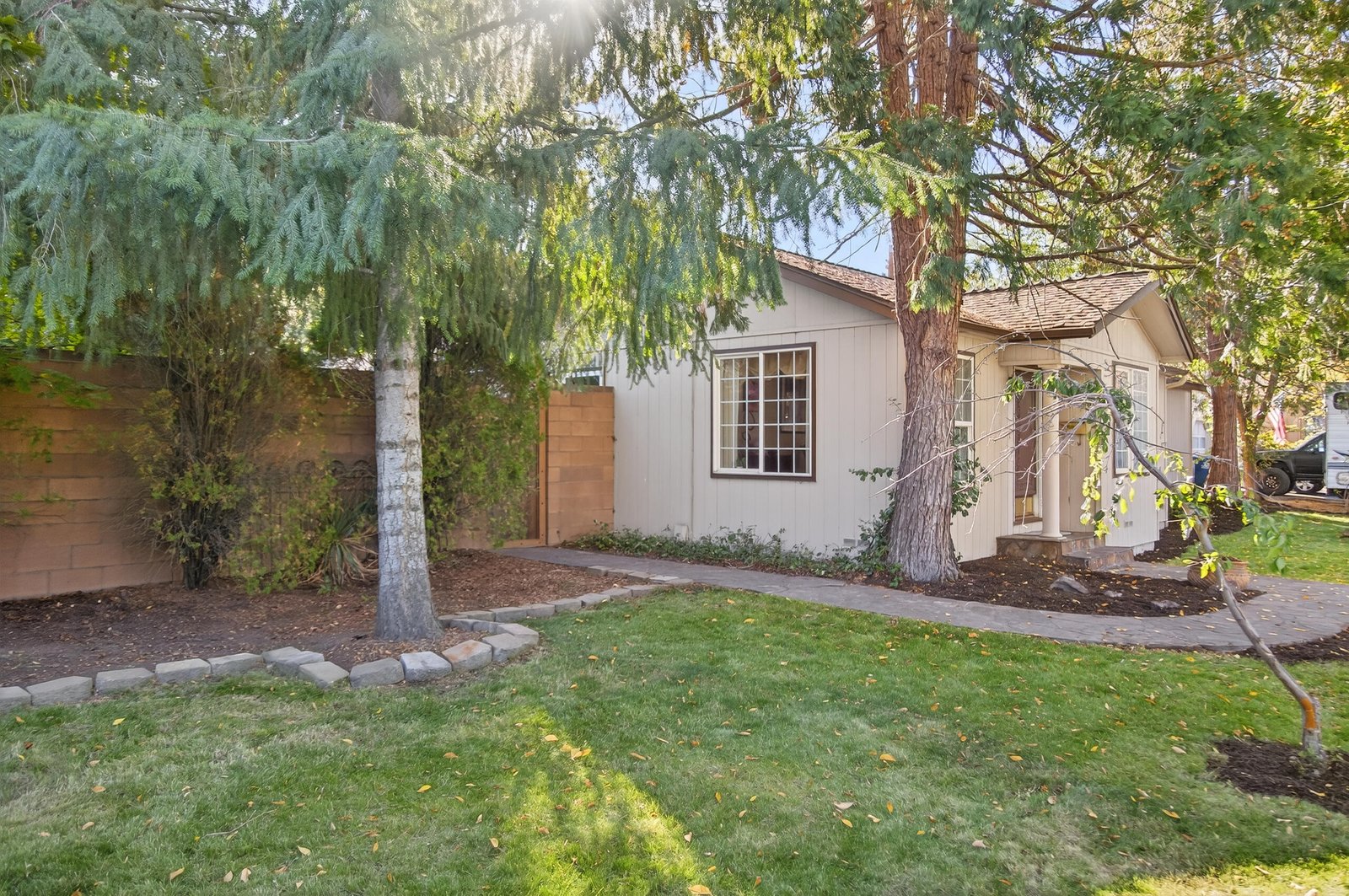 1532 NE 9th Street photo 5
