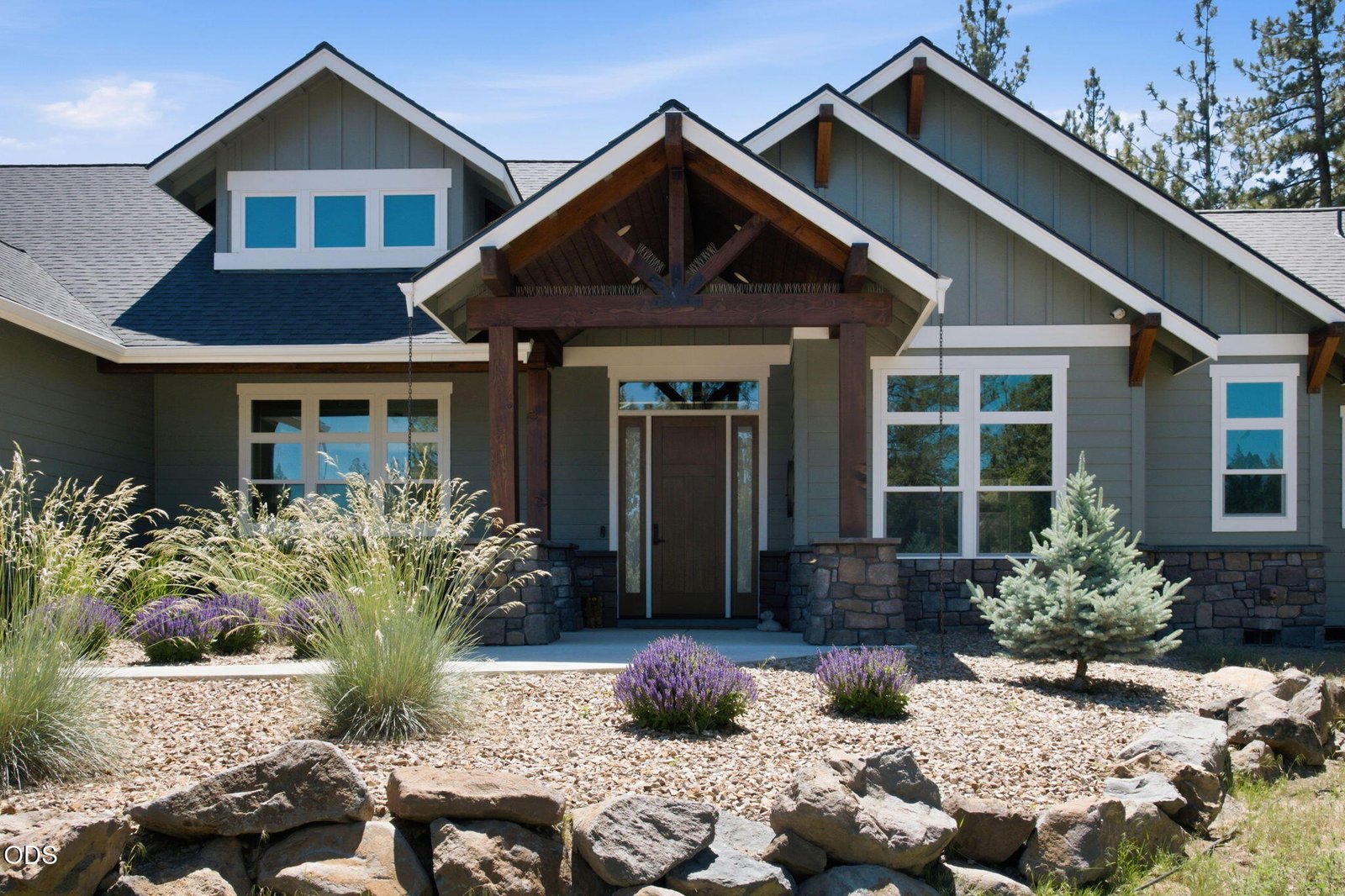 16055 Foothill Lane photo 3