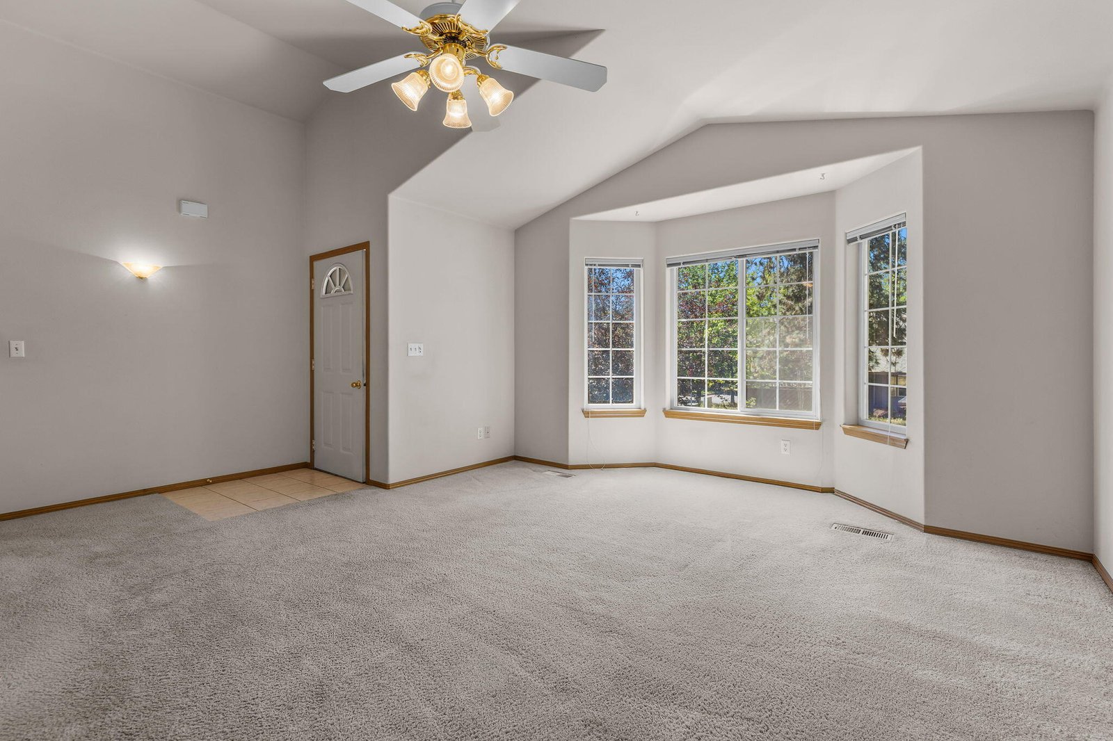 1608 NW Elgin Avenue photo 5