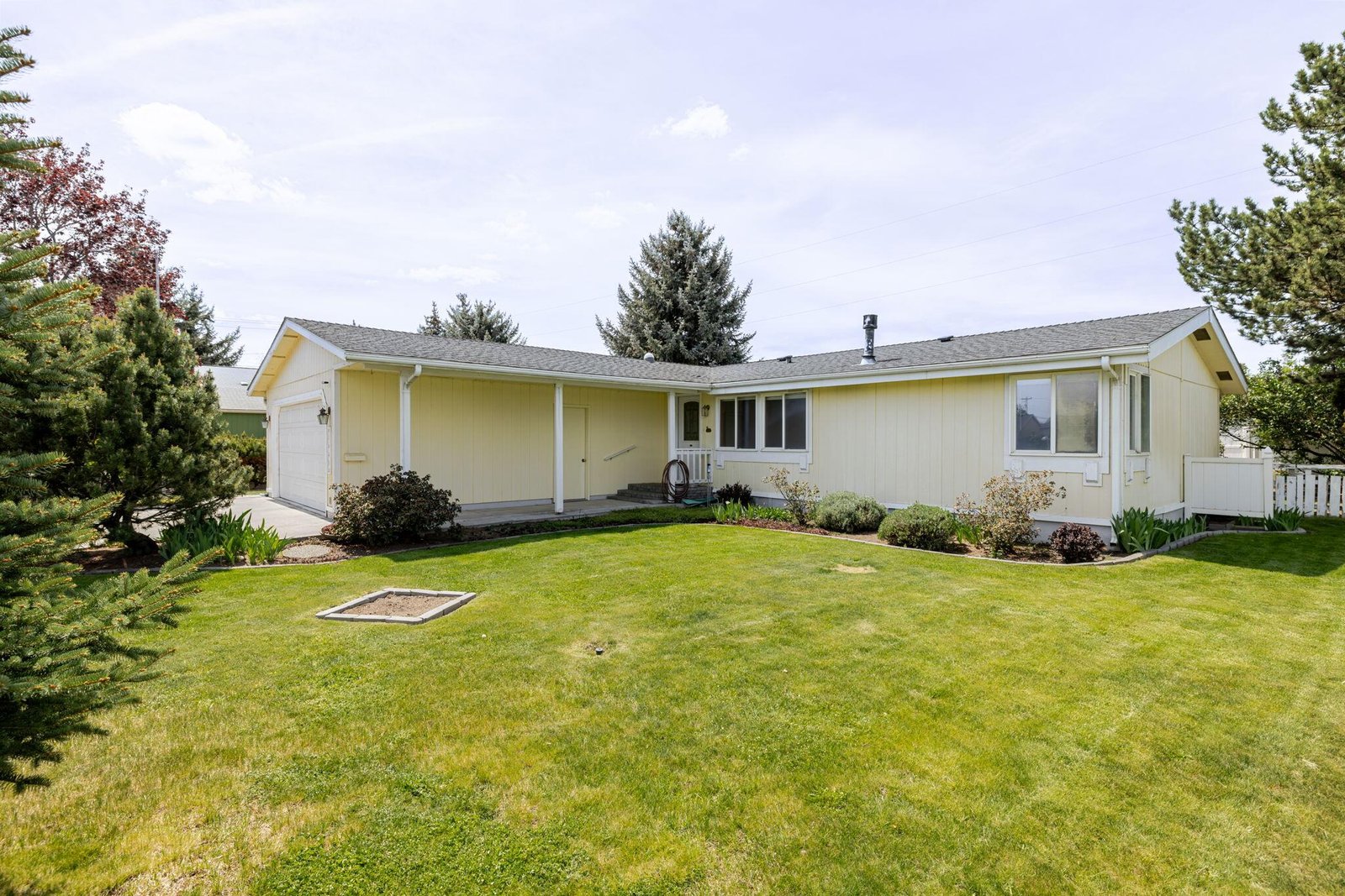 1645 NE 6th Street — Redmond, OR