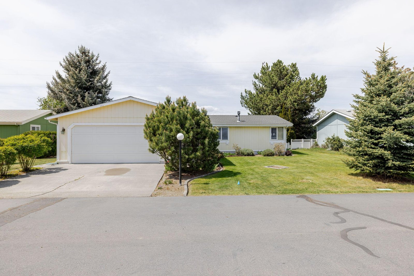 1645 NE 6th Street photo 4
