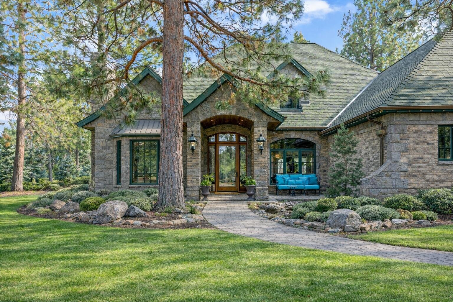 17041 Lady Caroline Drive photo 2
