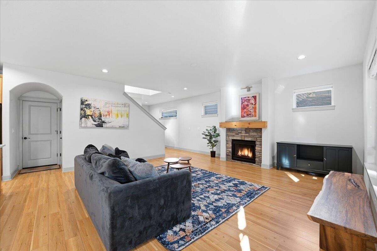 1713 NW Precision Lane photo 5