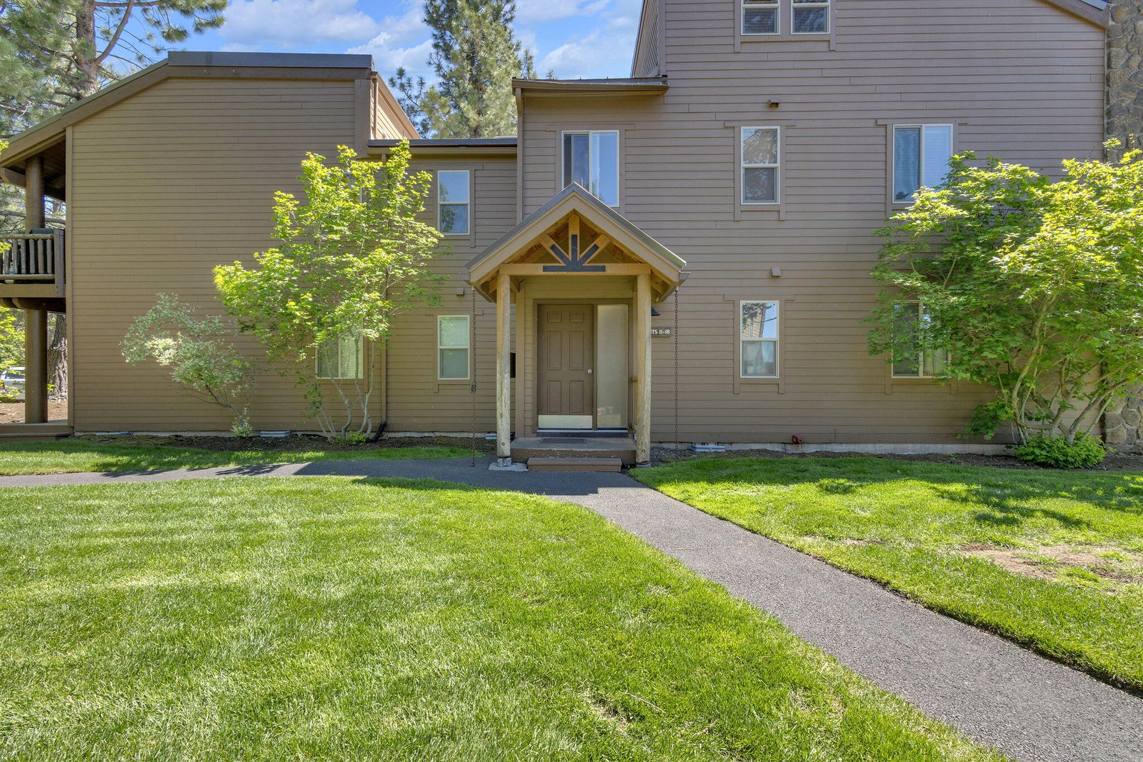 17654 Pinnacle Lane, # 18 photo 4