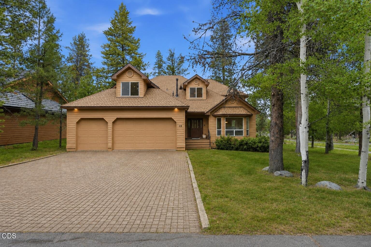18004 Tan Oak Lane photo 2