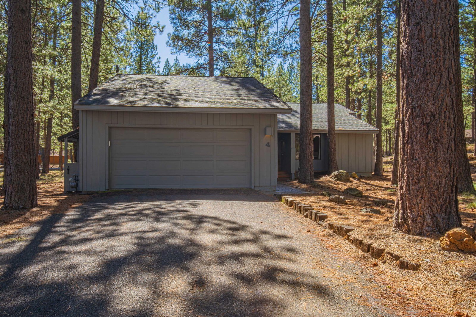 18087 E Butte Lane, 4 photo 2