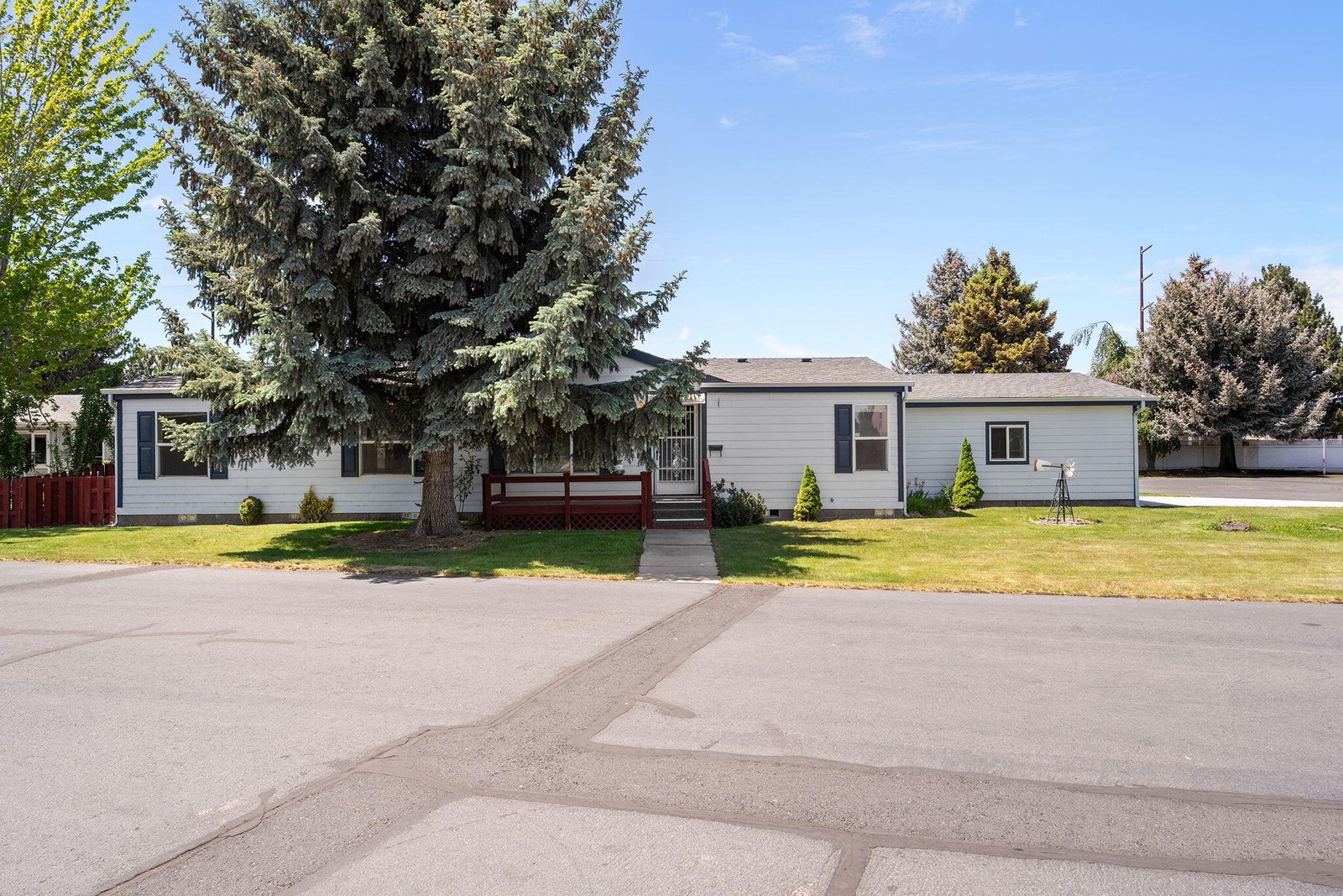 1815 NE 6th Street — Redmond, OR