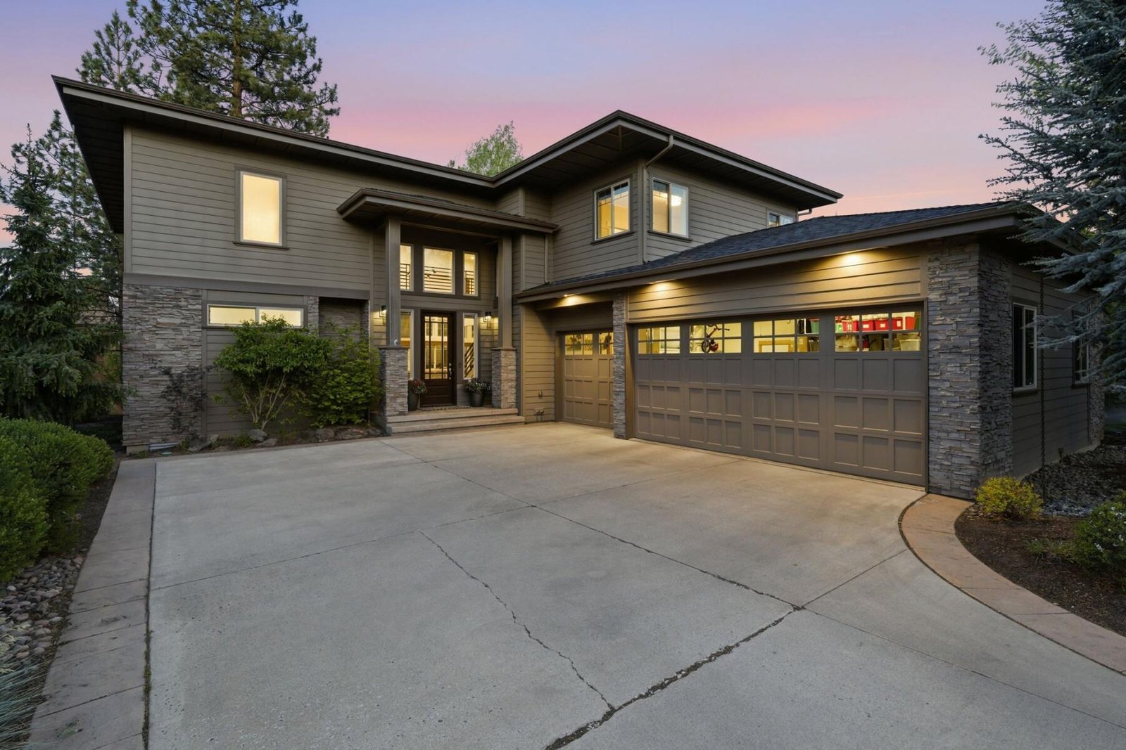 19017 NW Mt Shasta Drive photo 2