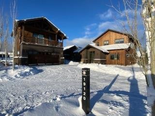 19120 Gateway Loop photo 4