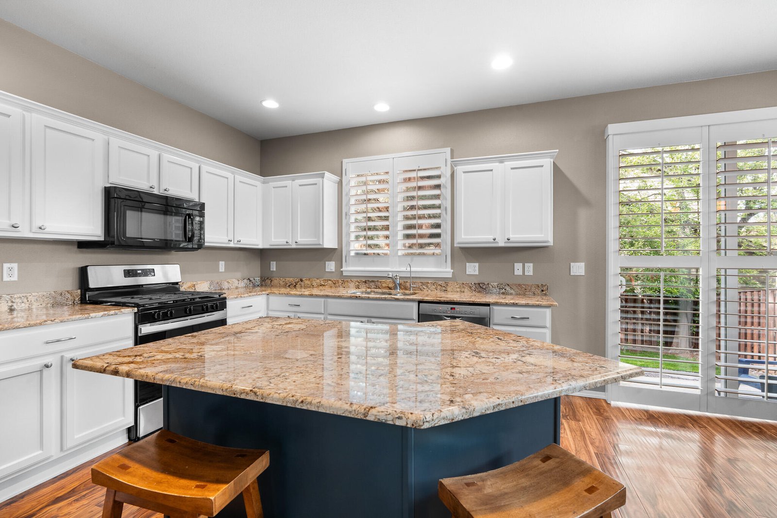 19548 Salmonberry Court photo 5