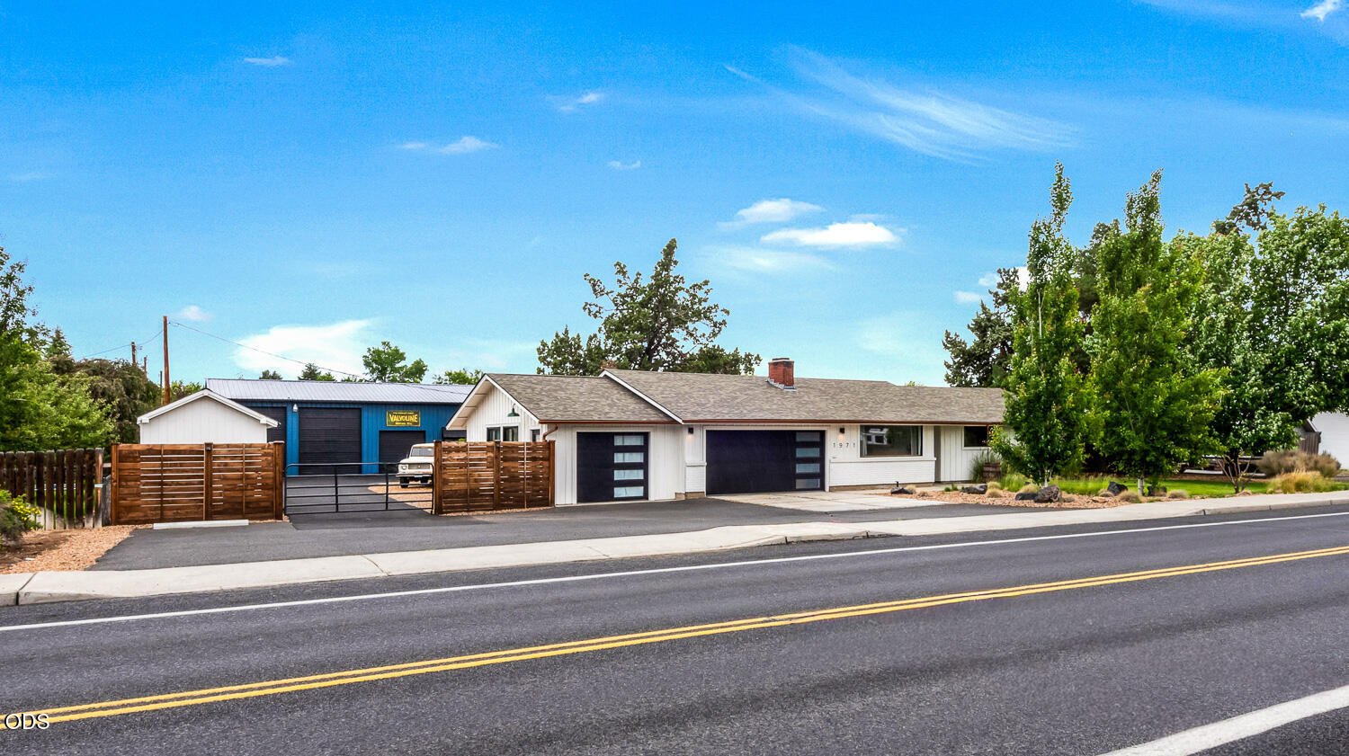1971 SW 23rd Street photo 4