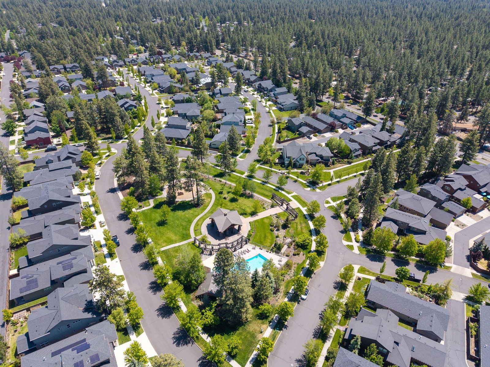 19733 Aspen Meadows Drive photo 2