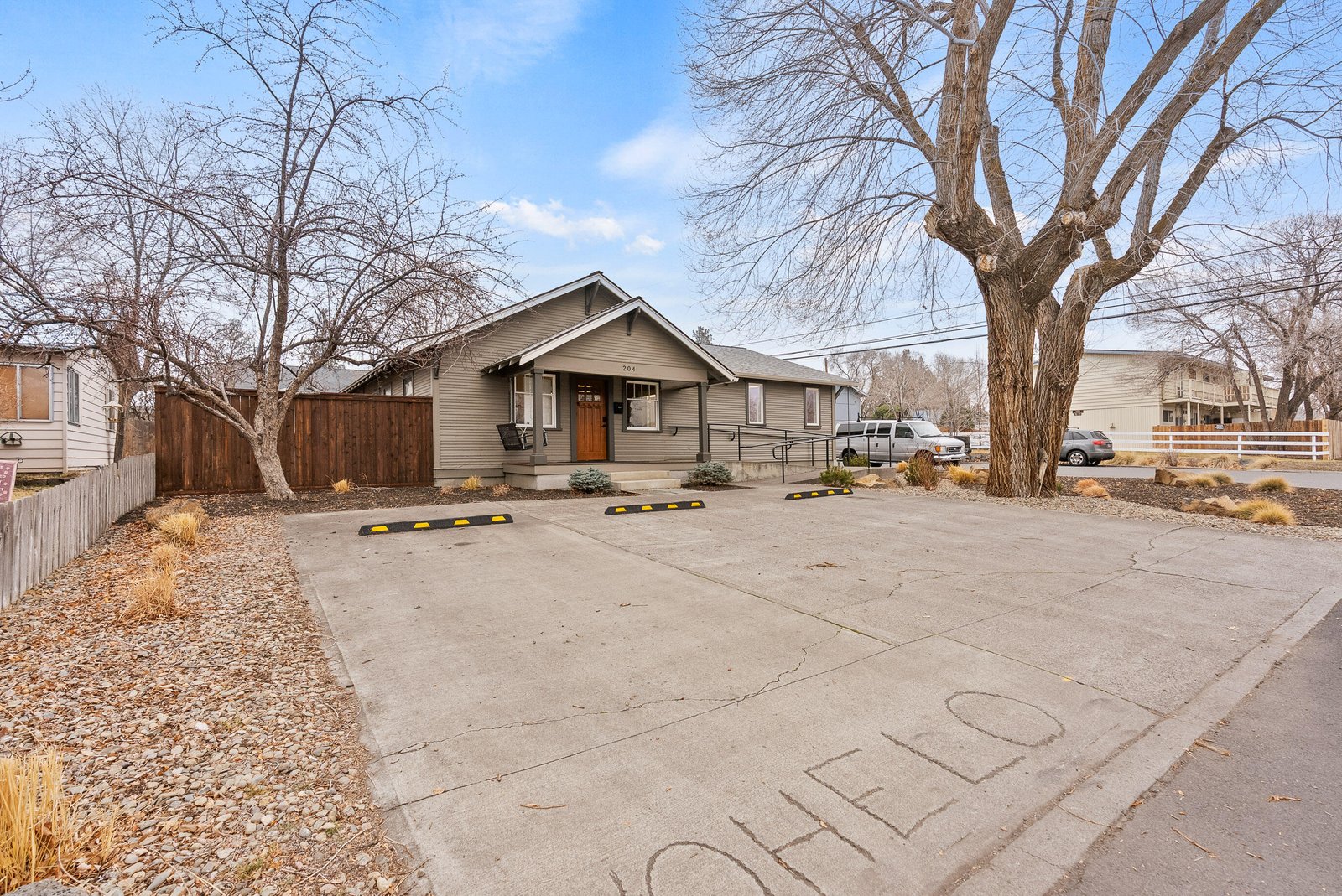 204 NE 4th Street photo 3