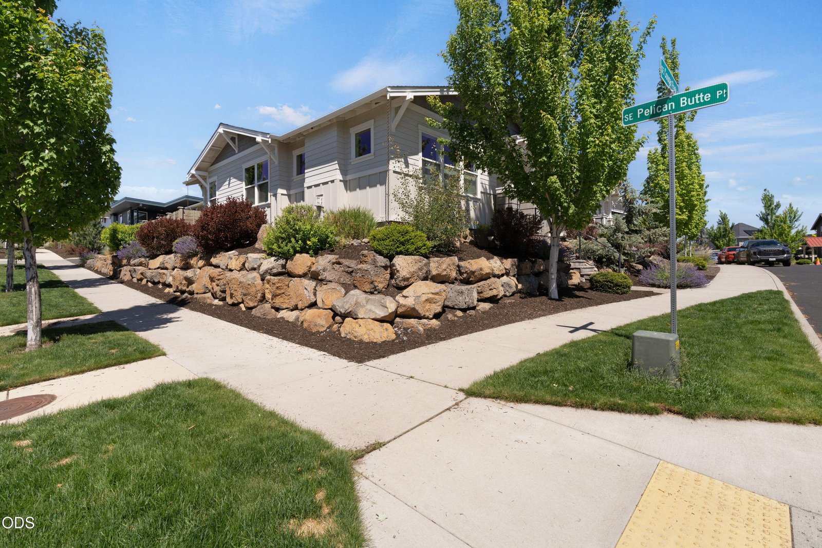 20693 SE Cougar Peak Drive photo 2