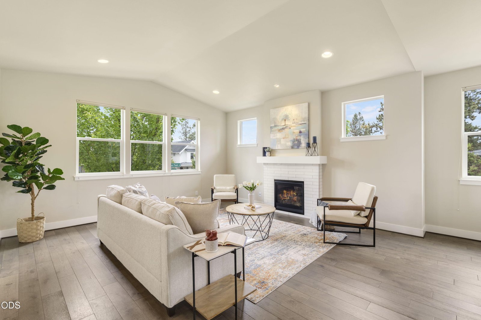 20693 SE Cougar Peak Drive photo 5