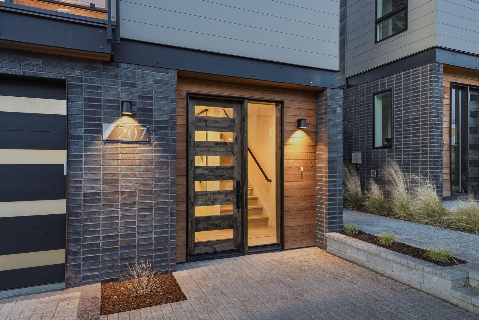 207 SW Log Court photo 4