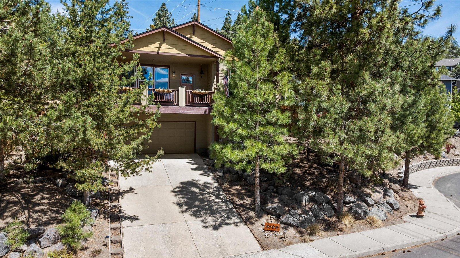 2106 NW Black Pines Place photo 2