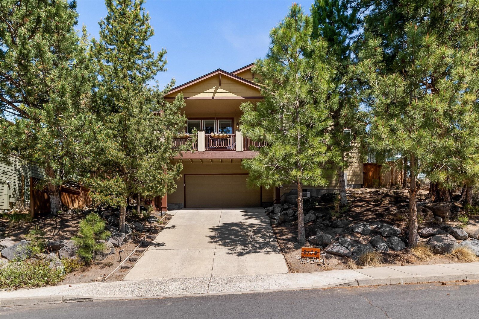 2106 NW Black Pines Place photo 3