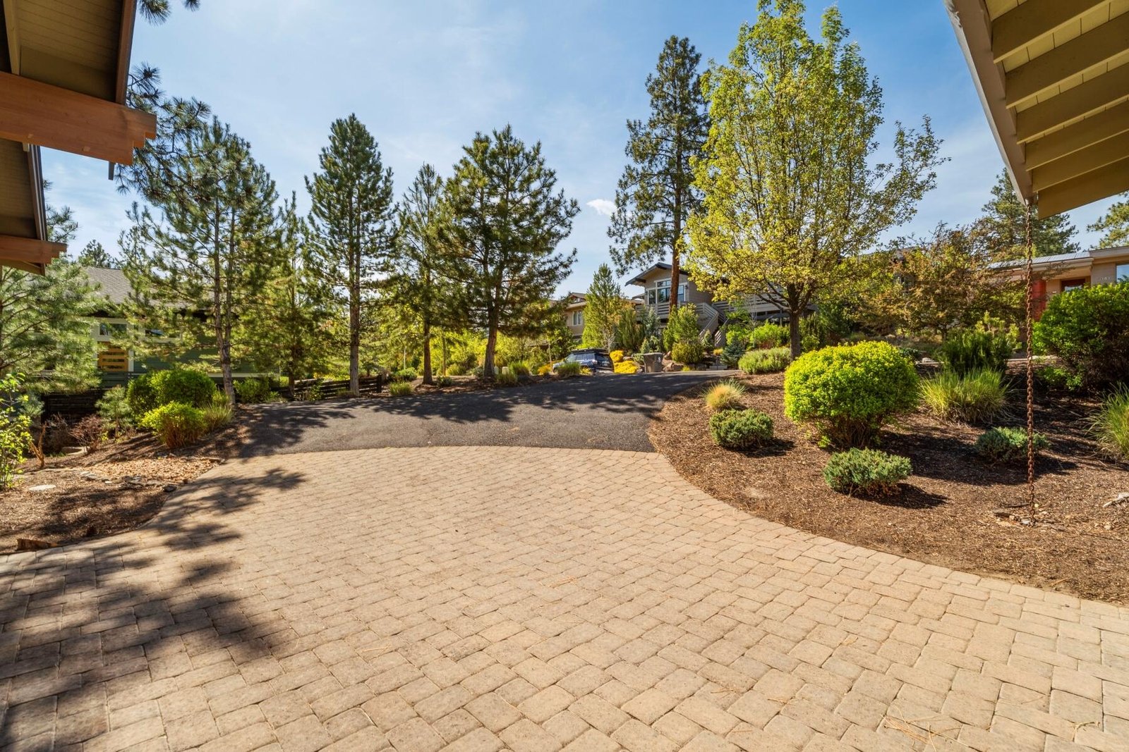 2176 NW Lolo Drive photo 3