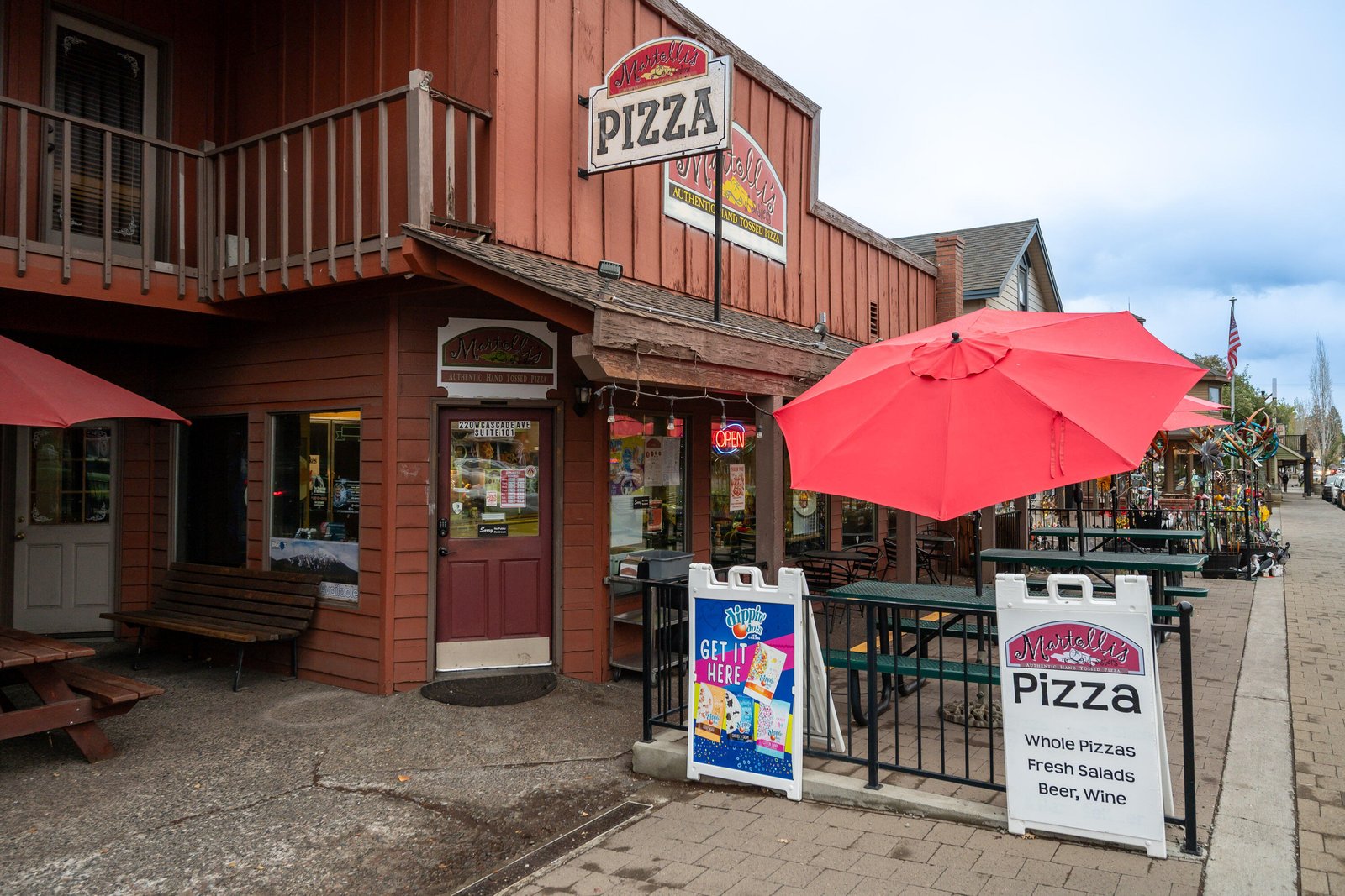 220 W Cascade Avenue — Sisters, OR