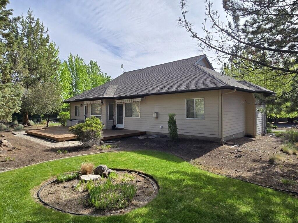 2261 Condor Drive — Redmond, OR