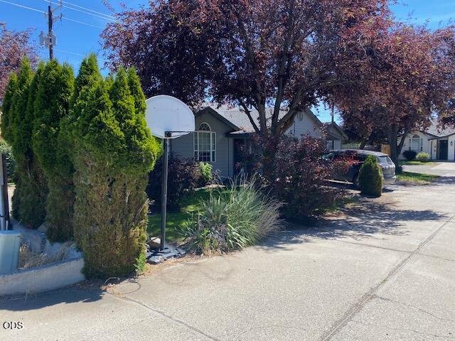 2334 NW McDougal Court, 2320,2326,2334 photo 3