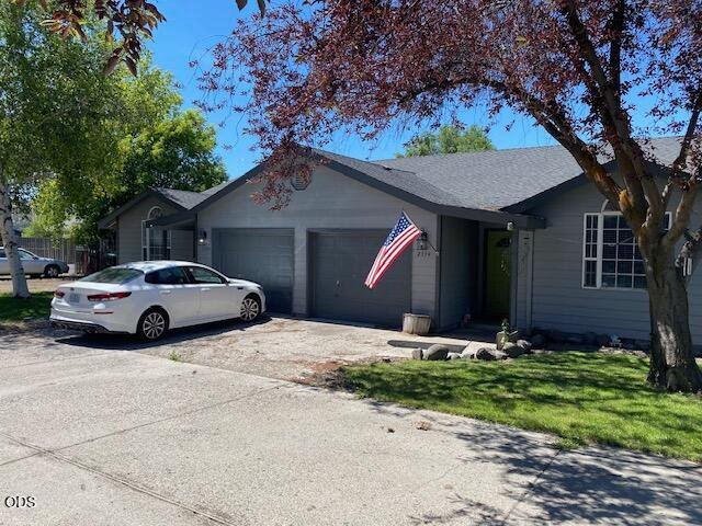 2334 NW McDougal Court, 2320,2326,2334 photo 4