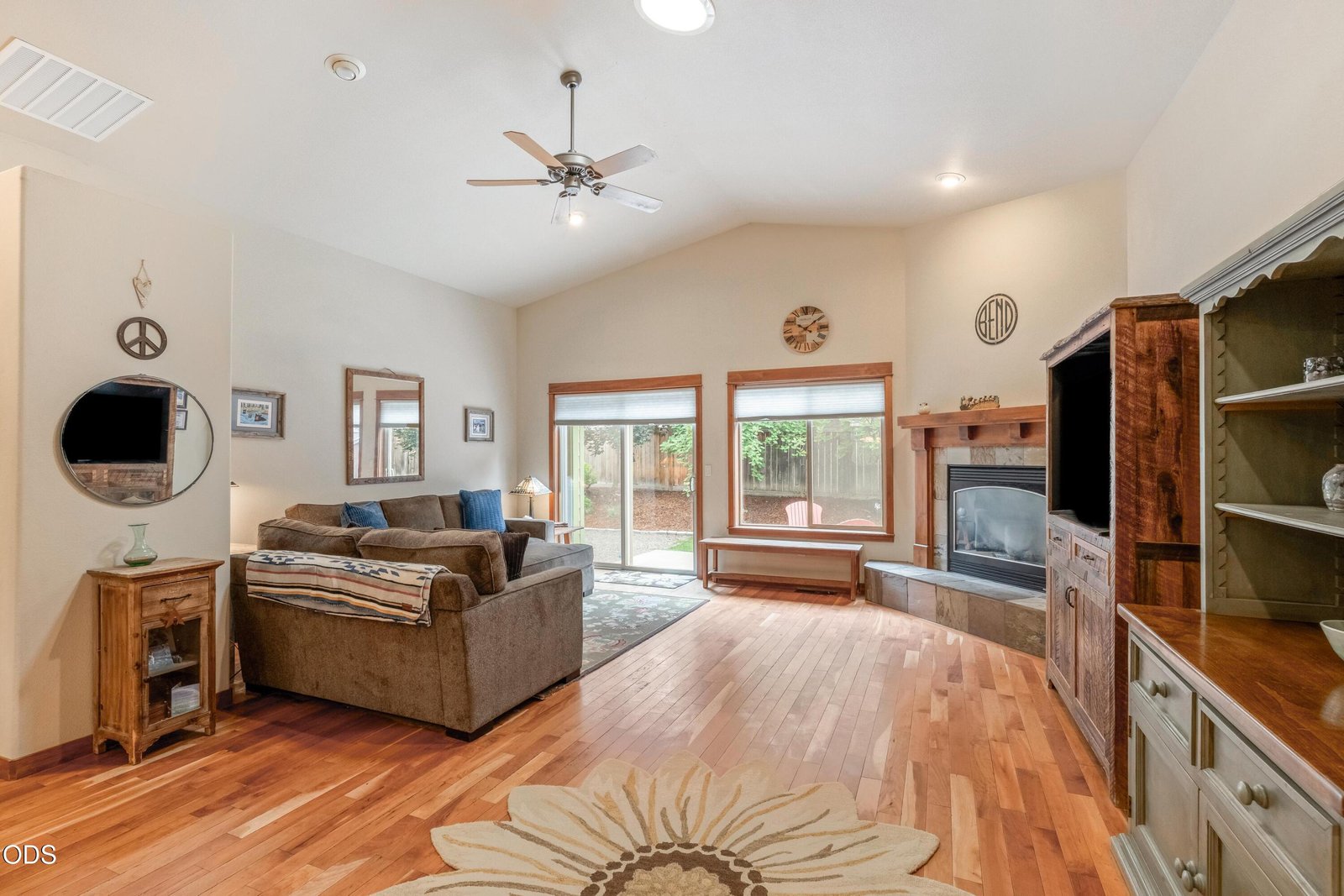 2354 NW Summerhill Drive photo 4