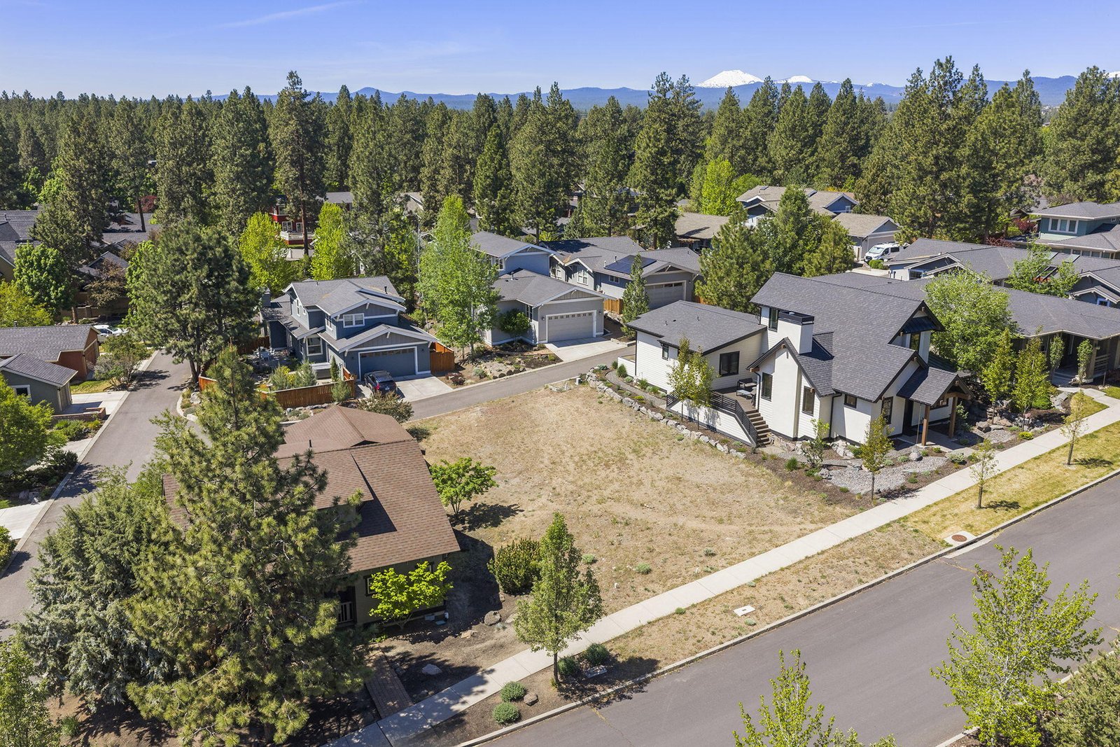 2409 NW Dorion Way photo 5