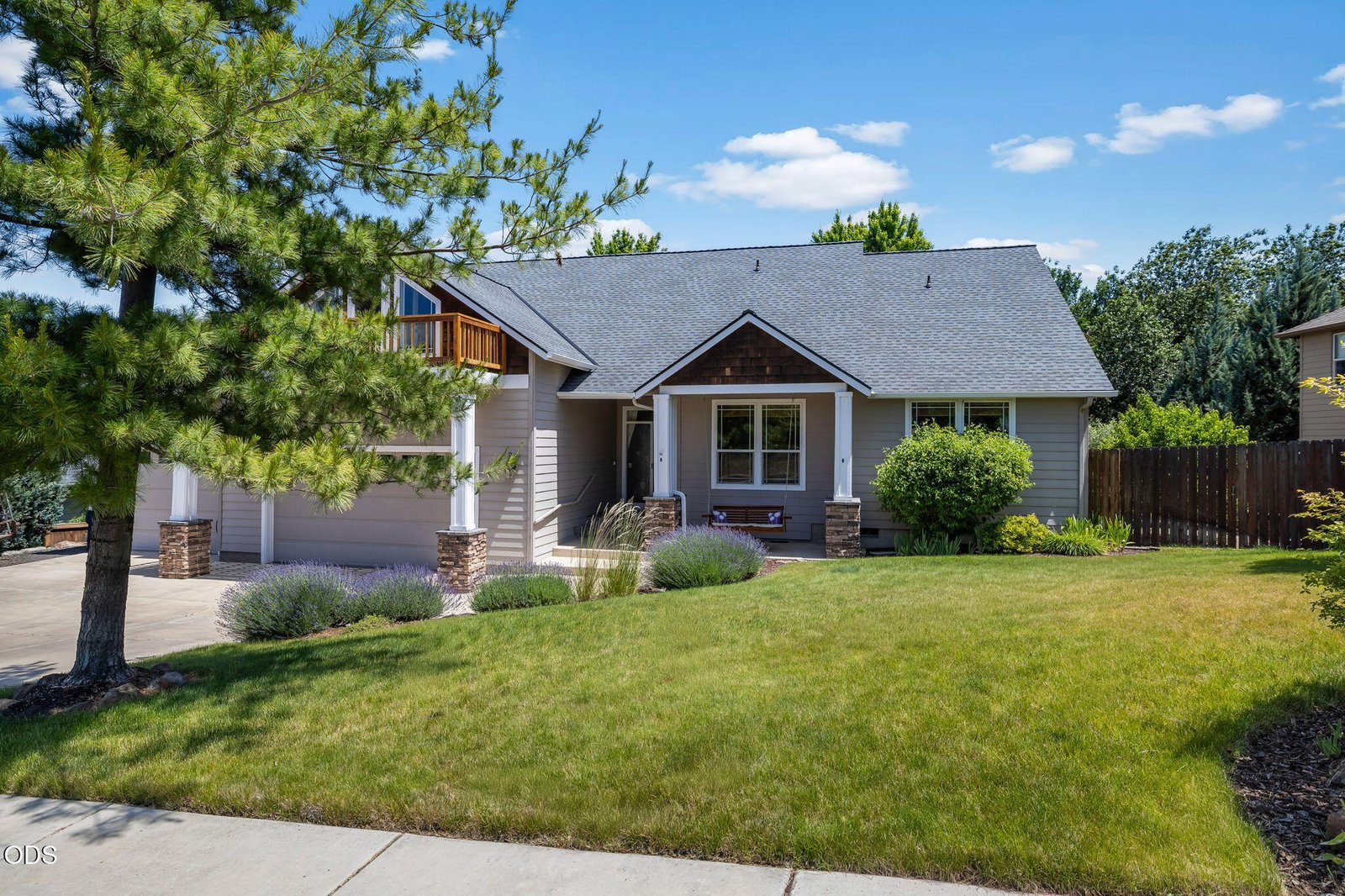 2436 SW Forked Horn Butte Road photo 3