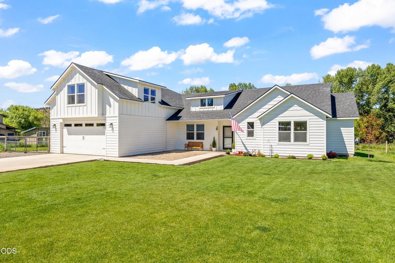 2467 NE Sunset View Lane — Prineville, OR